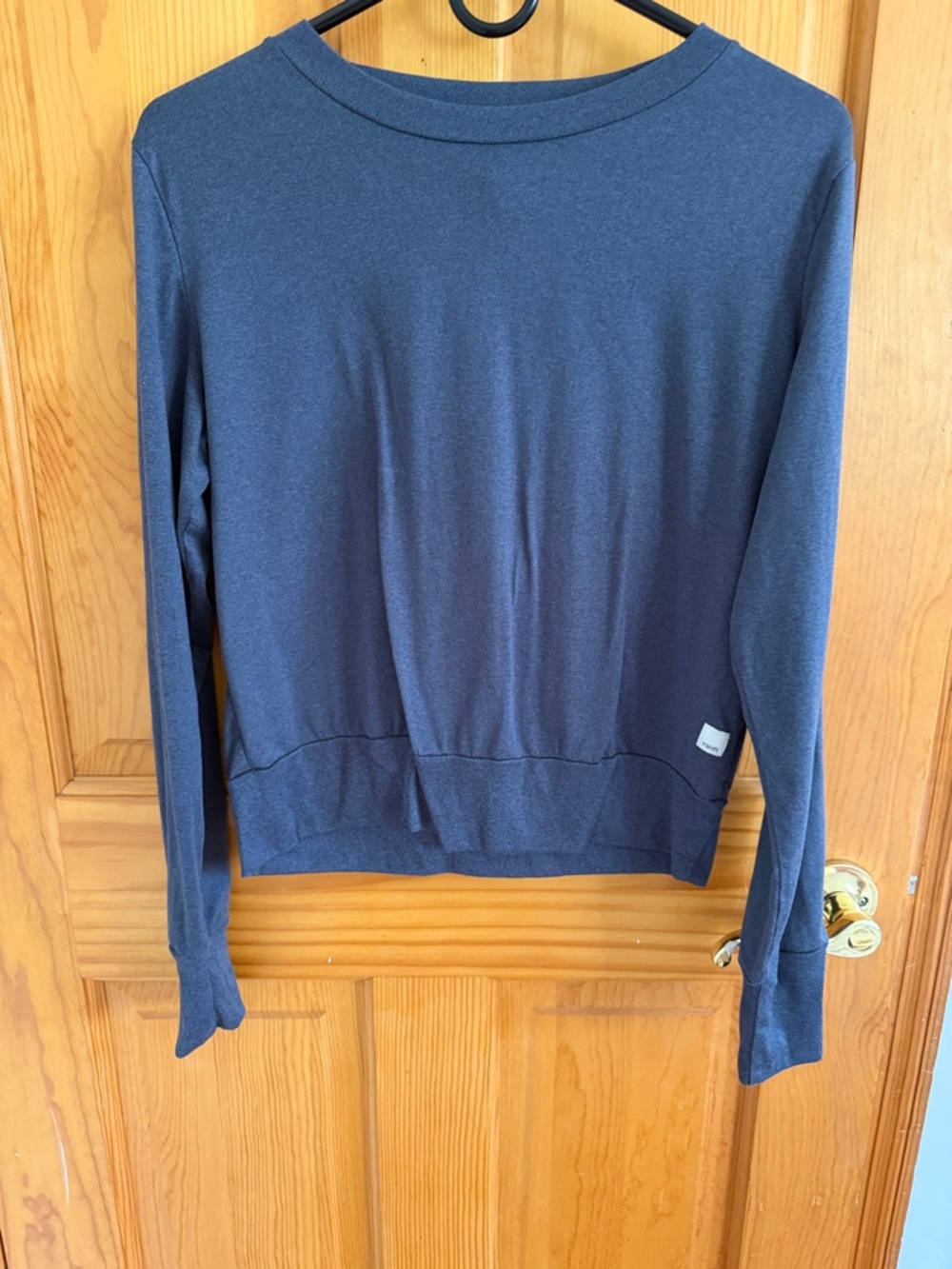 Vuori Women's Navy Blue Lightweight Crewneck Sweatshirt